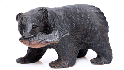 彫り熊の画像