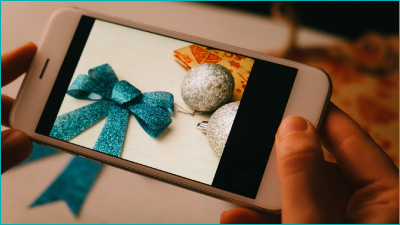 スマホを使用して商品の傷有り無し、種類、型番を撮って下さい。