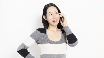 フリーダイヤルに査定のお悩みを相談している女性